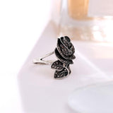 Bague Gothique <br /> en forme de Rose avec des Diamants