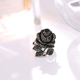 Bague Gothique <br /> en forme de Rose avec des Diamants