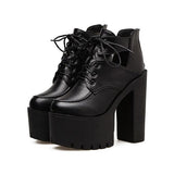 Chaussure Gothique à Talons Carré