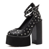 Gothic-Schuh mit Absatz<br> Zehenschlaufe aus Leder