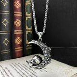 Gotische Halsketten<br> Halbmondschädel