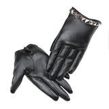 Gant Gothique Avec Rivet