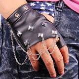Gotischer Handschuh<br> in Nieten