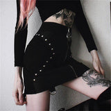 Gotischer Rock<br> Figurbetont mit hoher Taille