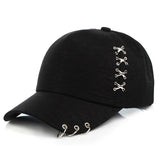casquette gothique avec percings
