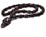Collier Gothique Tête de Mort en Résine et Bois