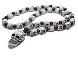 Collier Gothique Tête de Mort en Résine et Bois - antre gothique