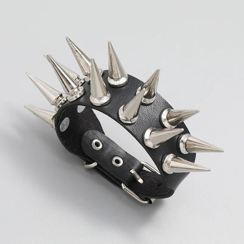 Bracelets gothique RESTYLE en forme d'ailes de chauves-souris