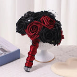Bouquet de mariée gothique – Fleurs noires et rouges