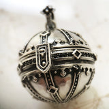 Pendentif Médaillon Reliquaire des Ombres - Argent 925 - Secret Mystique & Élégance Antique - L'Antre Gothique