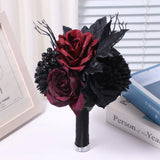 Bouquet de mariée gothique – Fleurs noires et rouges