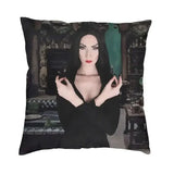 Housse de Coussin Gothique – Morticia Addams