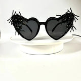 Lunettes de soleil gothiques cœur avec araignées en relief
