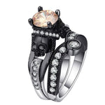 Gotischer Ring<br> Totenkopf und Diamant