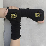 Gotischer Handschuh<br> Mond- und Sonnenmuster